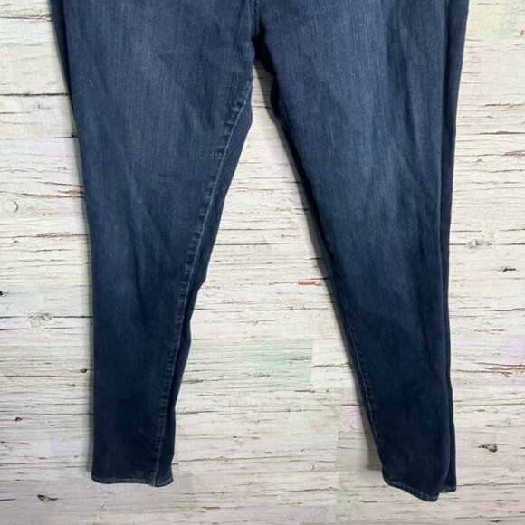 AG Adriano Goldschmied The Prima Cigarette Leg Mid Rise Medium Wash Jeans 30 - Picture 2 of 9